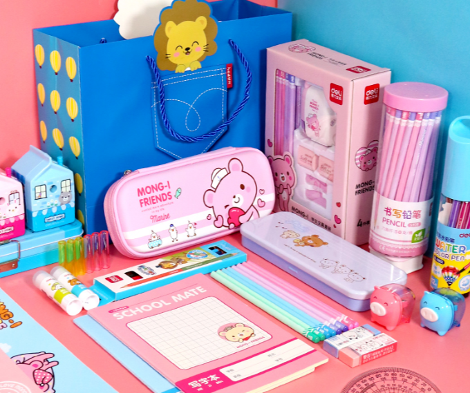 孙苍*  低收入家庭想要一个文具礼包